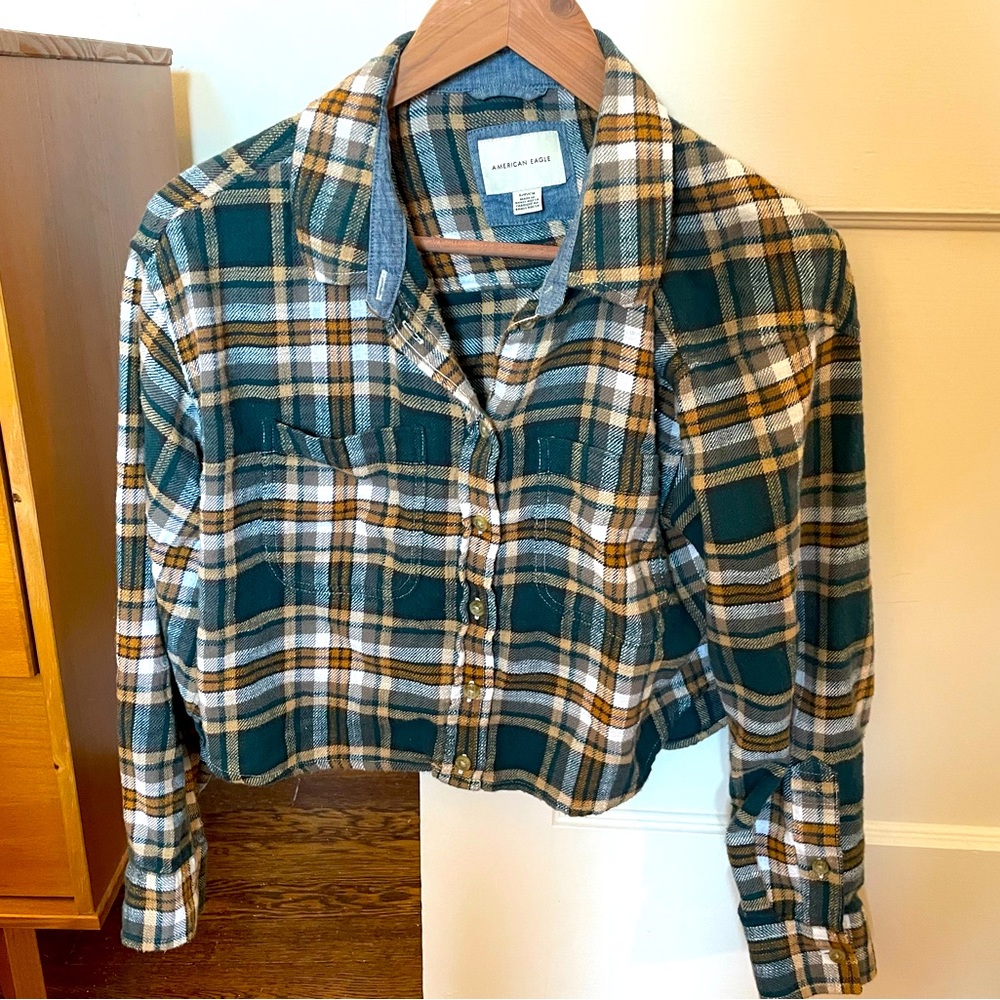 American Eagle size small cropped flannel